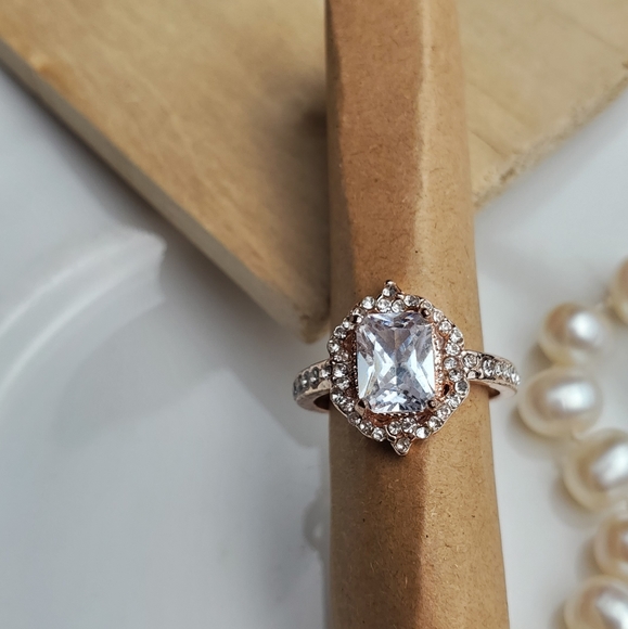 💫 MUST SEE STUNNING RING SIZE 6 - Picture 5 of 9